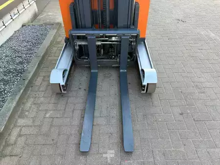 Carretilla retráctil 2018  Still FMX17 (10)