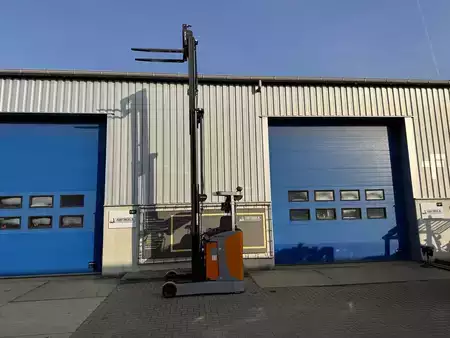 Carretilla retráctil 2018  Still FMX17 (3)