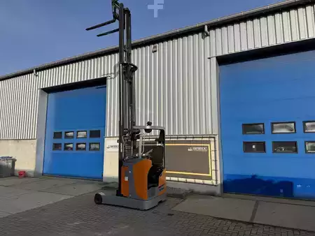 Carretilla retráctil 2018  Still FMX17 (9)