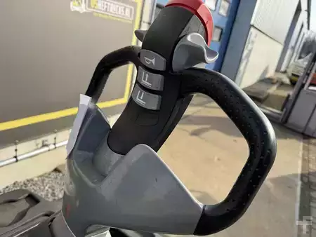 Transpalettes électriques 2019  Still EXH-SF 20 (8)