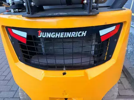 Carretilla elevadora GLP 2017  Jungheinrich TFG320 (10)