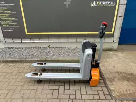 Transpalettes électriques 2023  Still ECH15 (1)