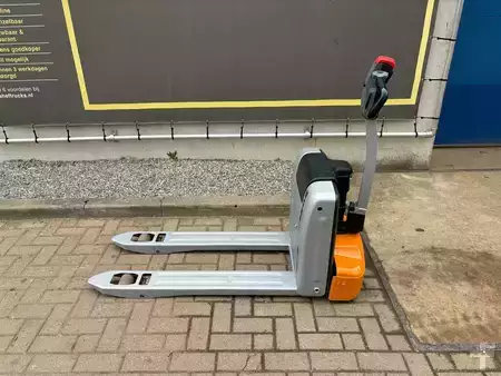 Transpalettes électriques 2023  Still ECH15 (2)