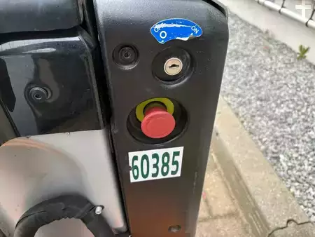 Transpalettes électriques 2023  Still ECH15 (8)