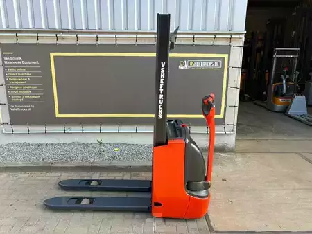 Ruční vysokozdvižný vozík 2018  Linde L10B (2)