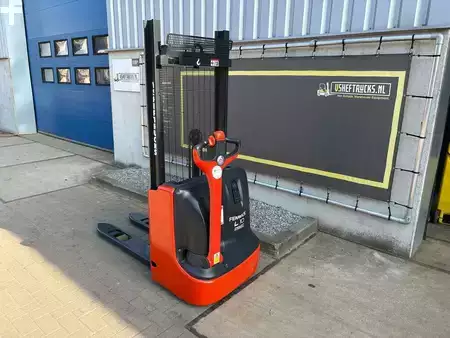 Ruční vysokozdvižný vozík 2018  Linde L10B (4)