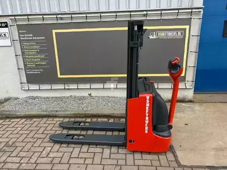 Ruční vysokozdvižný vozík 2013  Linde L10B (1)