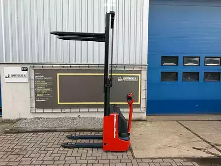 Ruční vysokozdvižný vozík 2013  Linde L10B (2)