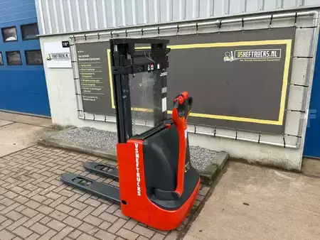 Ruční vysokozdvižný vozík 2013  Linde L10B (4)