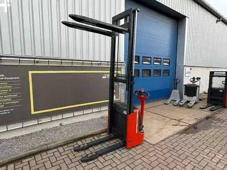 Ruční vysokozdvižný vozík 2013  Linde L10B (5)