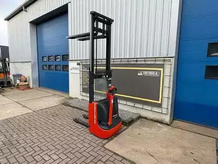 Ruční vysokozdvižný vozík 2013  Linde L10B (6)