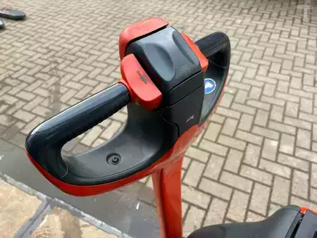 Ruční vysokozdvižný vozík 2013  Linde L10B (7)