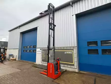 Apilador eléctrico 2018  Linde L16 (8)
