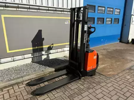 Pinontavaunu 2004  Toyota 7SM10 (3)