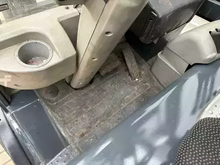 Elektrisk- 4 hjul 2005  Still r60-35 (7)