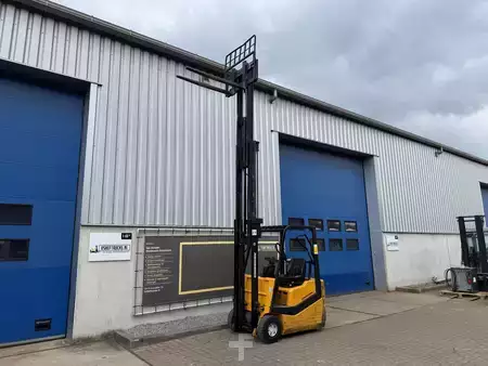 Eléctrica de 3 ruedas 1995  Jungheinrich EFG-DF1,25 (8)