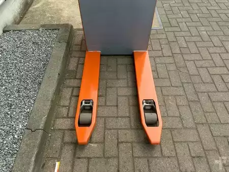 Transpallet elettrici 2012  Atlet PLL180 (7)