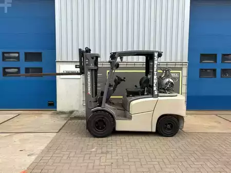 Carretilla elevadora GLP 2017  Jungheinrich TFG 430 GE180-440DZ (1)