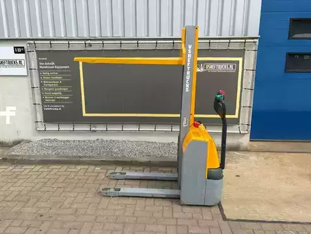 Stoccatori 2016  Jungheinrich EMC110 (1)