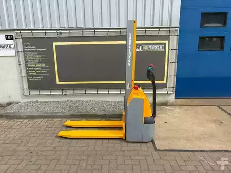 Stoccatori 2016  Jungheinrich EMC110 (2)