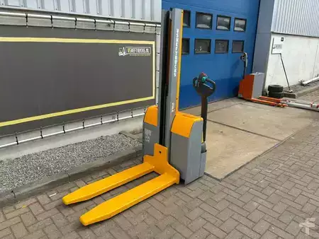 Stoccatori 2016  Jungheinrich EMC110 (4)