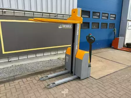 Stoccatori 2016  Jungheinrich EMC110 (5)