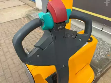 Stoccatori 2016  Jungheinrich EMC110 (7)