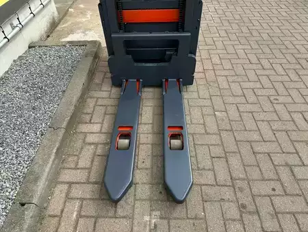 Ruční vysokozdvižný vozík 2018  Linde L16i (9)
