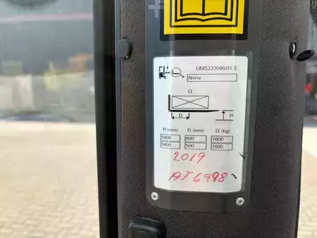 Reach Trucks 2004  Crown ESR4020 (19)