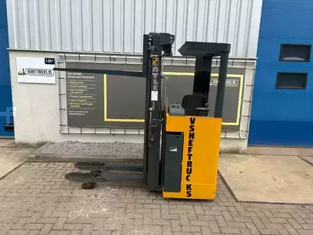 Stapelaars met zitplaats 2006  Atlet XJ160 (1)