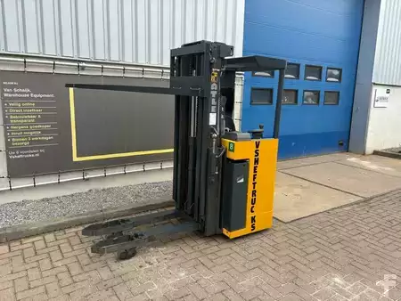 Stapelaars met zitplaats 2006  Atlet XJ160 (6)
