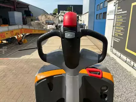 Nízkozdvižný vozík 2020  Still EXU20 (8)