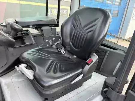 Chariots électriques à 4 roues 2019  Still RX60-40 (13)