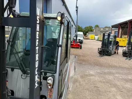 Chariots électriques à 4 roues 2017  Still RX60-30 (12)