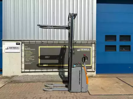 Stacker pedestre 2015  Still EXV 14I (4)