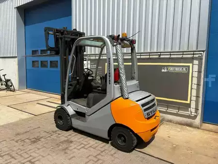 Diesel heftrucks 2011  Still RX70-25 (5)