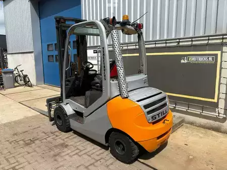 Diesel heftrucks 2011  Still RX70-25 (6)