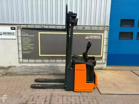 Stacker pedestre 2015  Still EGVS14 (2)