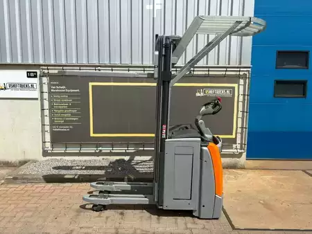 Stacker pedestre 2016  Still EXV SF 14i (1)