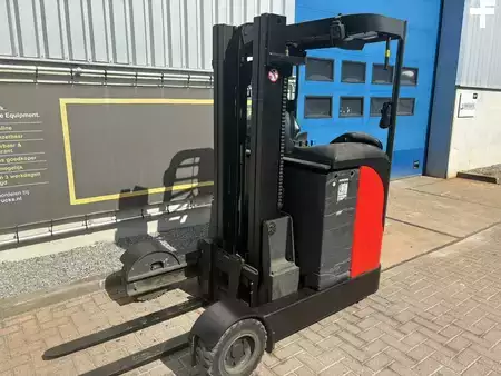 Chariots à mât rétractable 2013  Linde R16G (4)