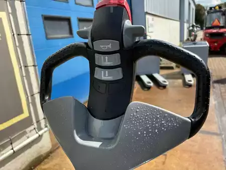 Transpallet elettrici 2022  Still EXHSF20 (8)