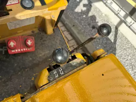 Carrelli elettrici 3 ruote 1989  Hyster e2.00xl (10)