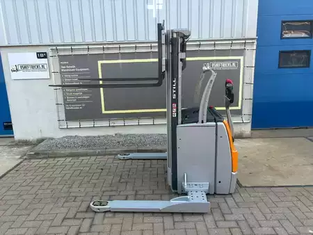 Pallet Stackers 2018  Still EXP20 (1)