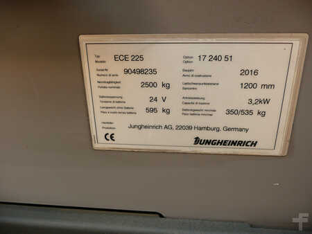Horizontal-Kommissionierer 2016  Jungheinrich ECE 225 2400x510mm (6)