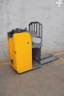 Lavtløftende truck 2020  Jungheinrich ESE 120 (3)