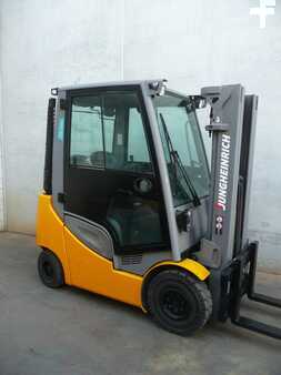 Jungheinrich TFG 320s 440 DZ