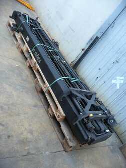 Retraky 2017  Toyota RRE 180 E (12)