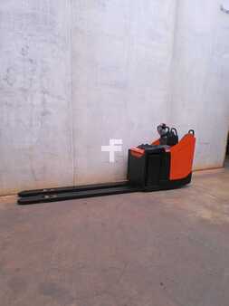 Wózki niskiego podnoszenia 2020  BT LPE 250 2350x550mm (2)