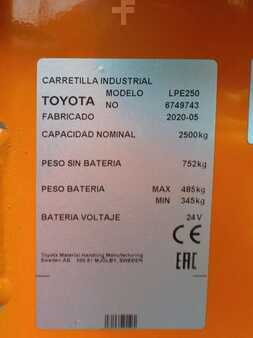 Wózki niskiego podnoszenia 2020  BT LPE 250 2350x550mm (7)