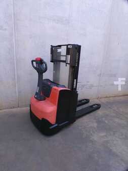 Stacker pedestre 2020  BT SWE 200 D (3)